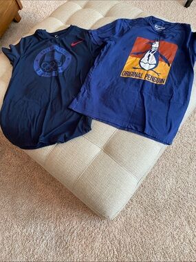 Bundle of two T-shirts Nike  Navy Blue And original penguin
